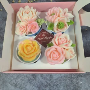 Cupcake Rau Câu Hoa Hồng Đỏ Lãng Mạn.