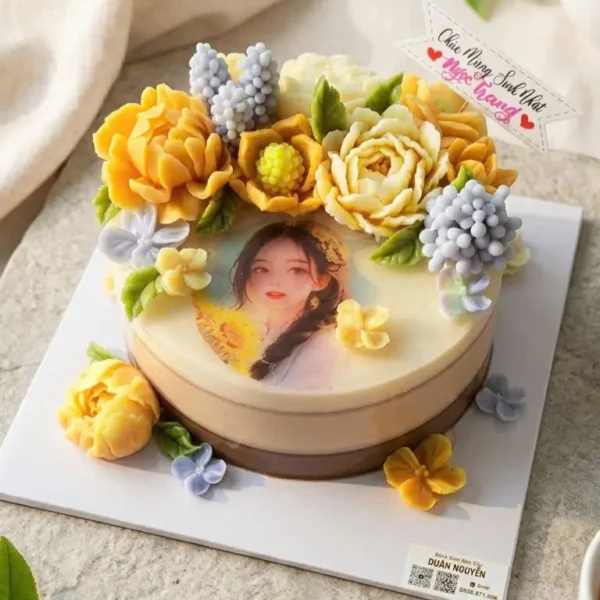 Bánh Vẽ Tay Cô Gái Hoa Vàng – Duẫn Nguyễn Cakes Thủ Đức